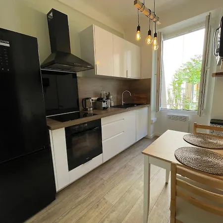 Liberation, Charming, Quiet 2-room With Balcony Nice