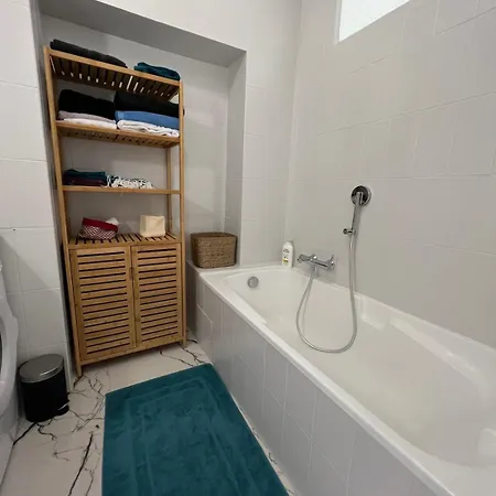 Liberation, Charming, Quiet 2-room With Balcony *